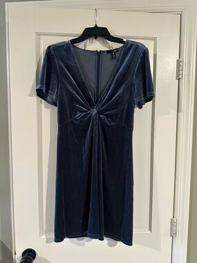 AQUA Dusty Blue Twist-front Velvet Mini Dress size large